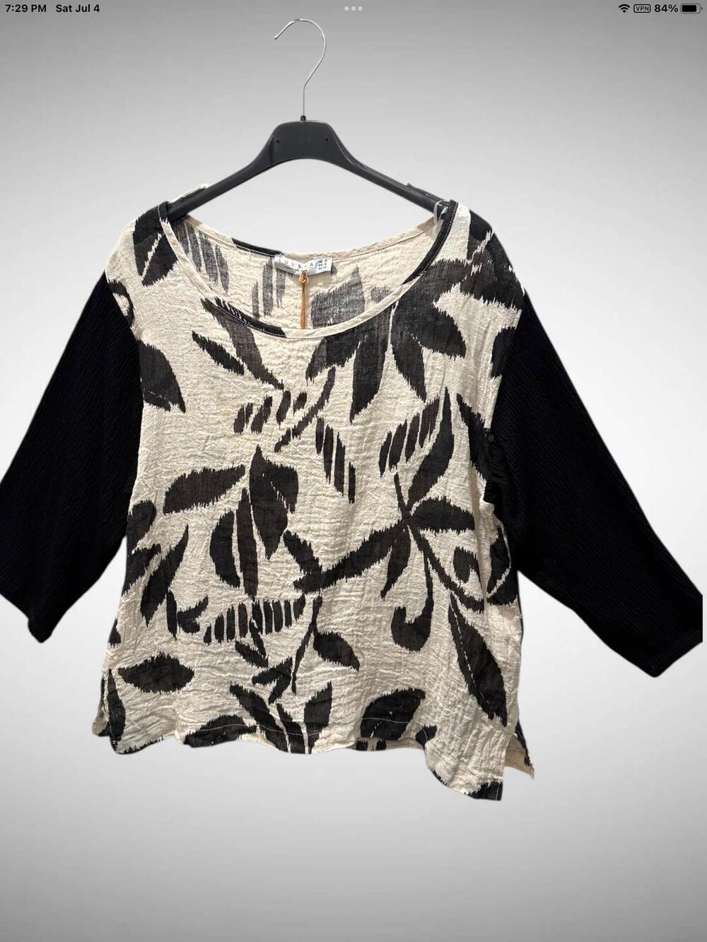 NEW LUUKAA poly top 3/4 slerve in beige and black